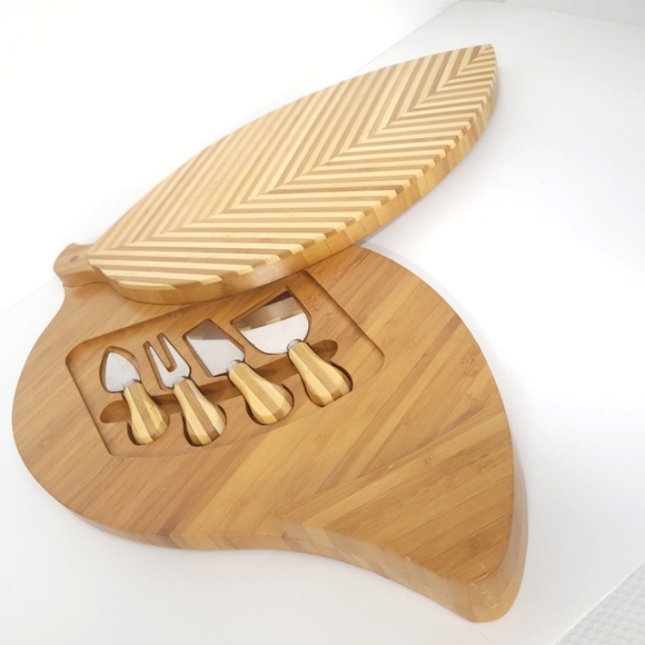 BAMBOO Other - 20" Bamboo Staved Cutting Board CheeseServing Platter Leaf Shaped Hidde